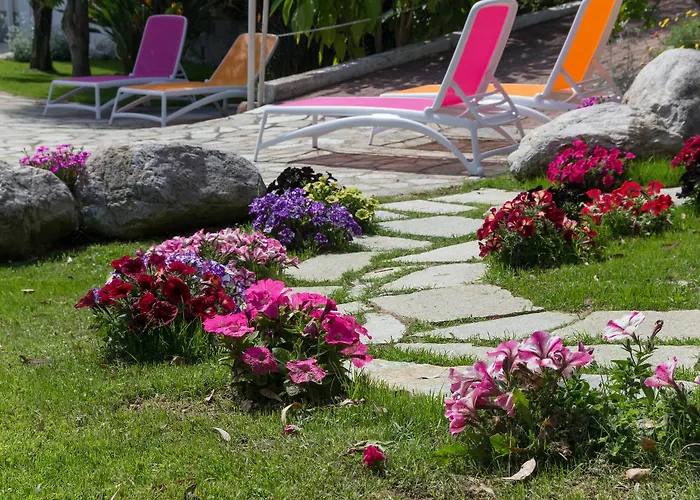 Paola 펜션 로아노